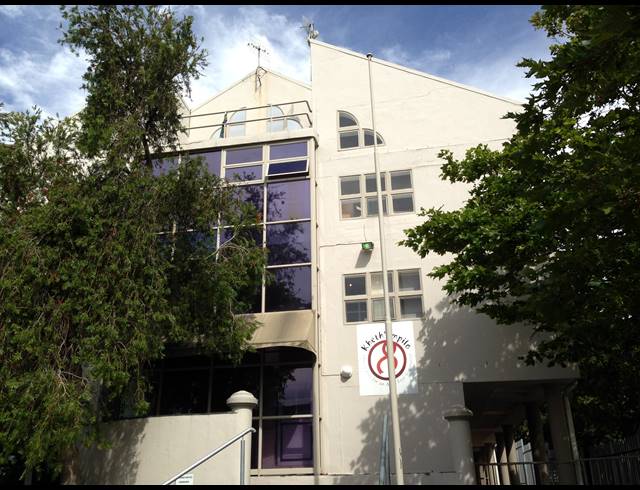 1,211M² BUILDING TO LET IN WOODSTOCK